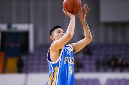 北京|北京10连胜！福建2人缺战1将伤退，林书豪打7分钟 骑了35分钟单车