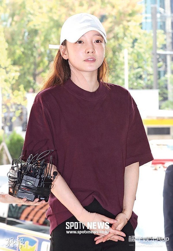 朴寒星|她是真的眼神不好吗？