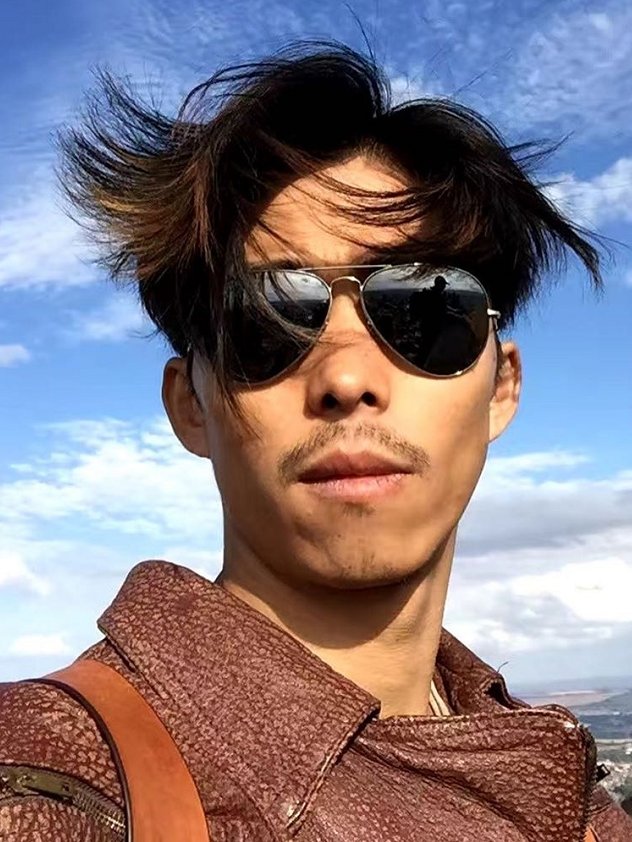 我不是药神|谁还记得《我不是药神》的黄毛？今将黄发剪短后，比陈冠希还帅