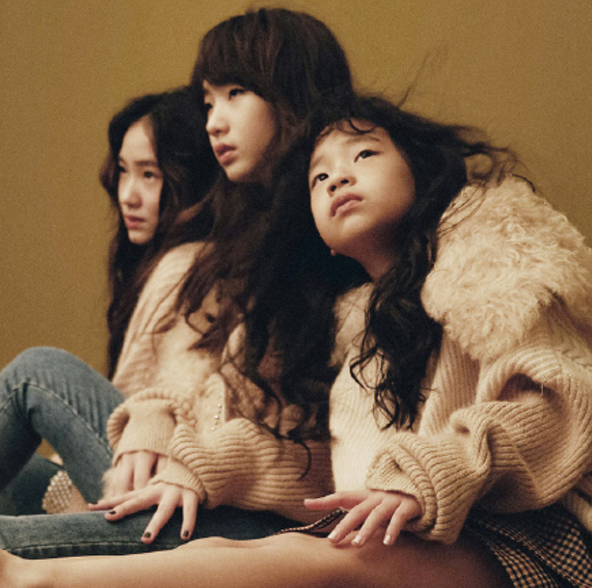 小s|小S三女儿合体拍大片，“丑女儿”全逆袭，这才是真正的超模家族