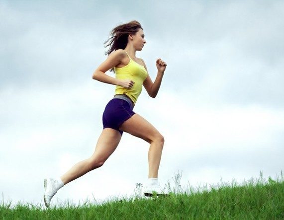 血栓|40岁以后，手脚若出现3个症状，十有八九是体内藏血栓，不容忽视