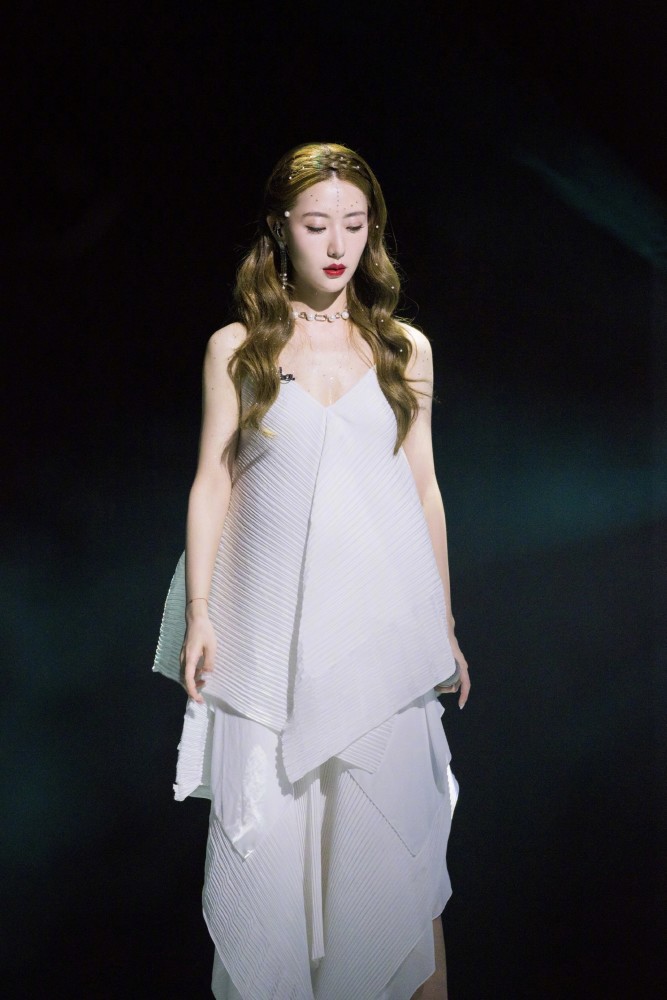 刘亦菲|刘亦菲白冰早期合影曝光，两人均颜值巅峰，网友：刘亦菲略胜一筹