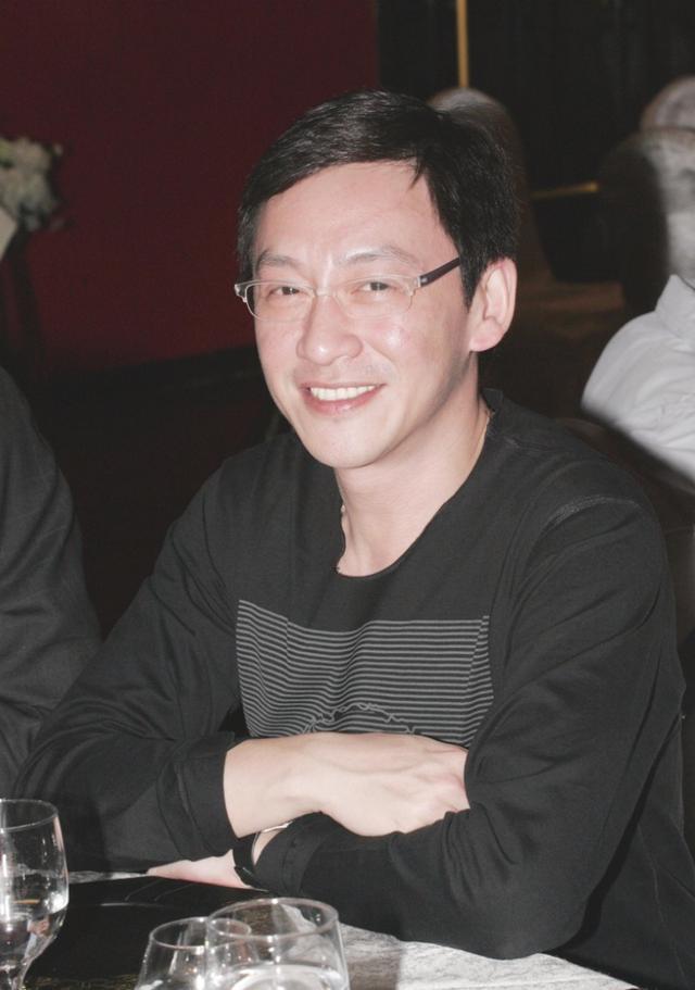 吴启明公开表示餐厅会在8月结业,很多人直接想到是