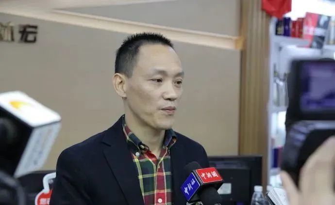 是杯壶先生(感觉又替他宣传了一遍奶奶的)的创始人.