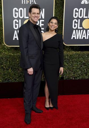 不过这段恋情在2000就已经结束,后来金凯瑞也交了好几个女友,其中一任