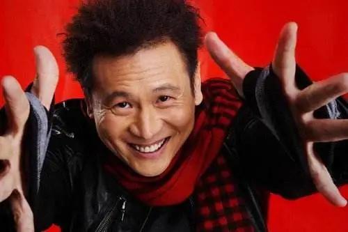 喜剧演员出身饰演反派出名张世为何曾经差点上吊自杀