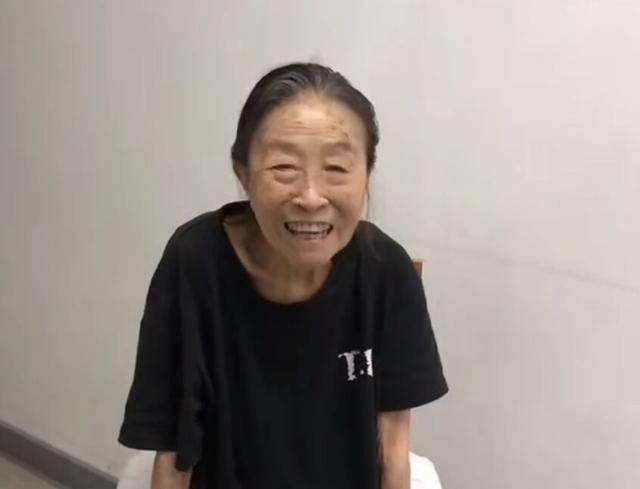 张少华|83岁“丑娘”张少华被曝孤身一人住院，双鼻插管安静侧卧