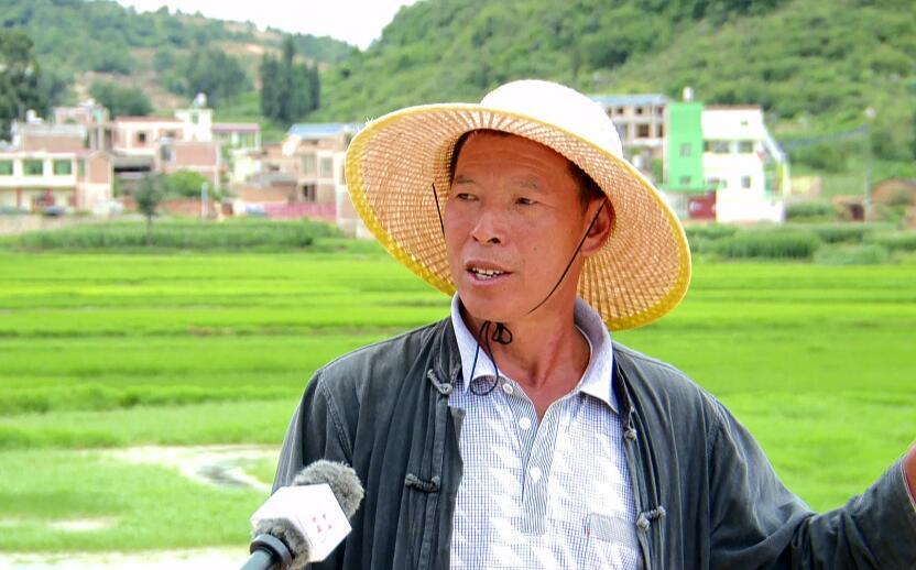 村长李子林干部就要带头干干就要愿意付出