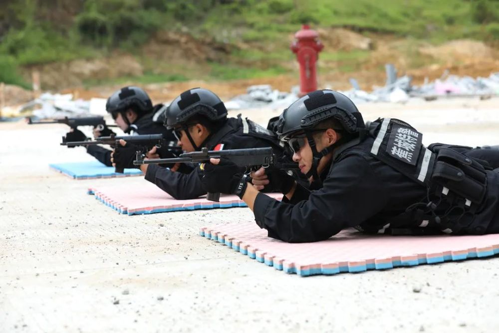火力全开蕉城巡特警勇夺三连冠