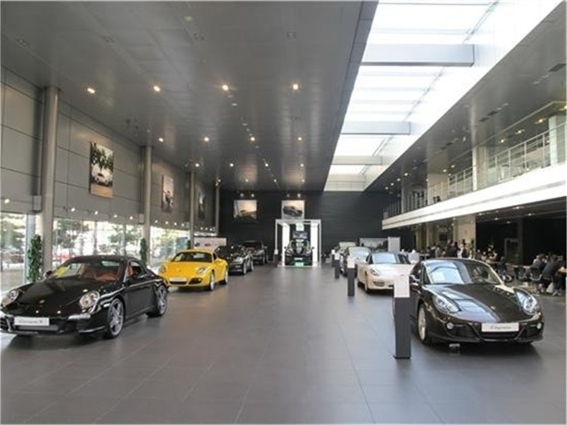 女子花190万买帕拉梅拉吃了一口4s店的午餐后嚷嚷着要退车