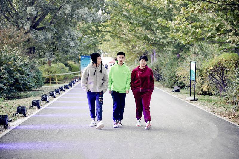 郭小宝|于谦15岁儿子近照曝光，个头直逼孟鹤堂，“郭小宝”更帅气了