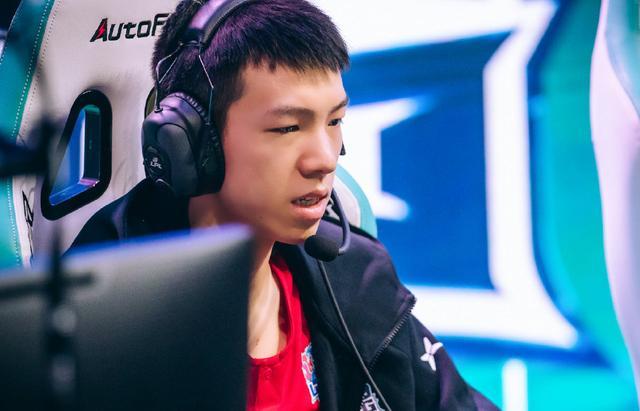 克里斯被xx赛前开喷ig零封lng后现场回应暗讽听得队员笑出声