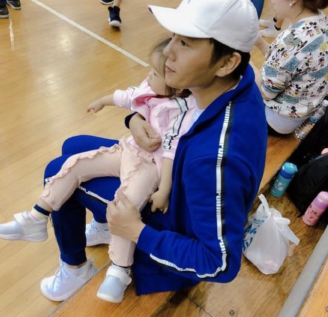 汪小菲|秦昊爆料汪小菲区别对待儿女，不允许弟弟叫“把拔”，遭大s训话