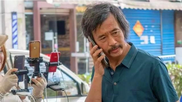 流浪大师|干儿子走了、名气淡了，“流浪大师”沈巍跌落神坛后靠什么生活？