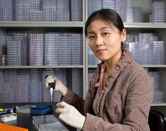 清华女教授"弃国赴美",如今为美立下大功,一举攻克50年难题