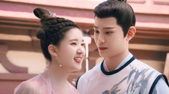 丁禹兮|丁禹兮最新照又被嘲，姿势怪被指模仿青蛙，表情单一与剧中反差大