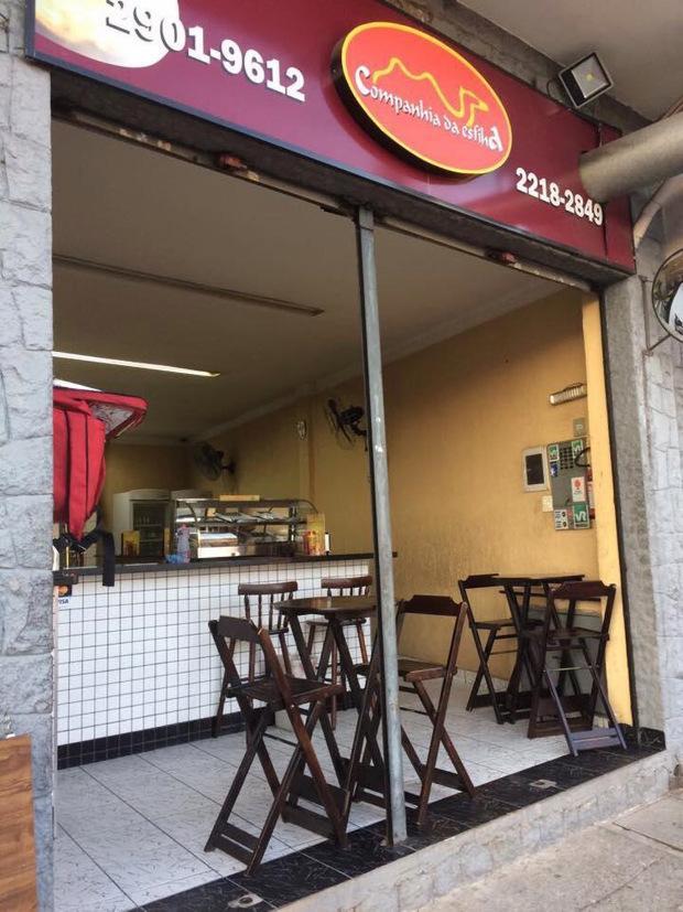 维克多·桑托斯|英14岁男孩馅饼中吃出断指噩梦连连，亲人愤怒索赔，餐厅已停业