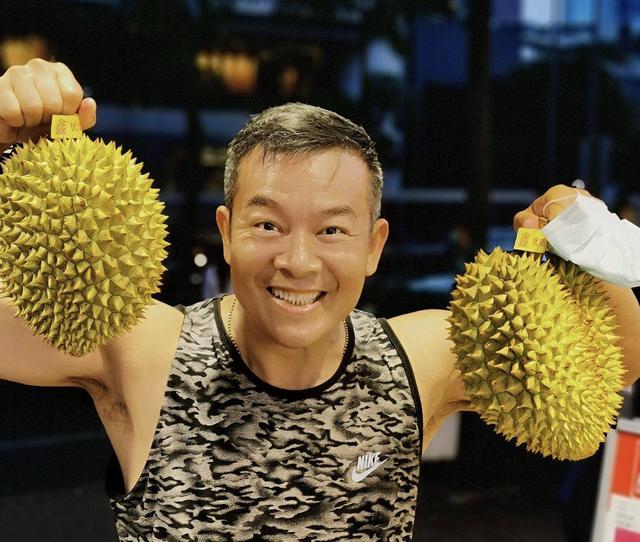 香港小姐|前港姐因TVB拒加500元工资离巢，嫁反派演员，生活节俭买百元球鞋