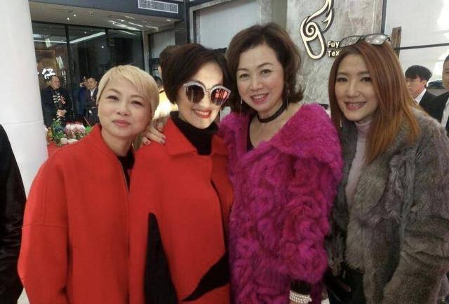 香港小姐|前港姐因TVB拒加500元工资离巢，嫁反派演员，生活节俭买百元球鞋