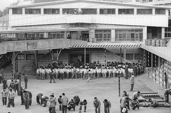 韩国_社会|文在寅再查韩国黑暗历史：数千人遭囚禁、虐杀，内幕震惊世界