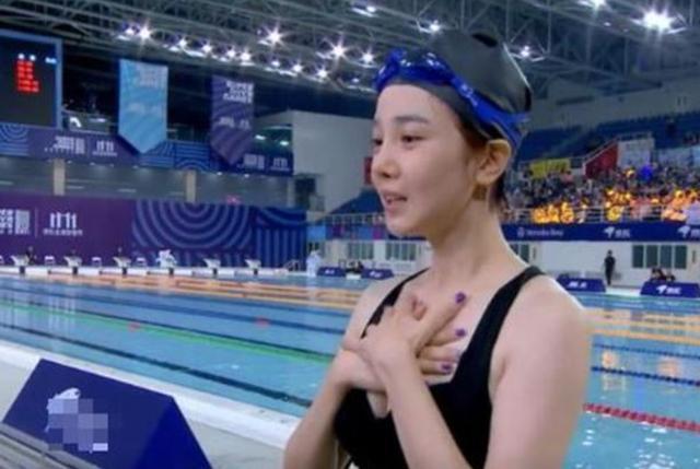 陈小纭|演员陈小纭，因胸大被迫放弃游泳梦，采访时用手遮挡被骂惨