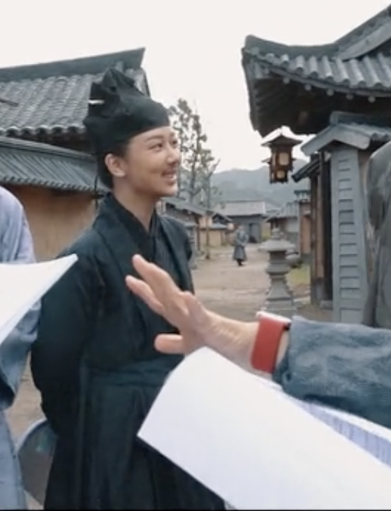 青簪行|《青簪行》出杀青特辑：吴亦凡带病拍摄，杨紫贴胡子扮男装，好飒