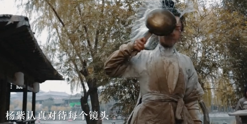 青簪行|《青簪行》出杀青特辑：吴亦凡带病拍摄，杨紫贴胡子扮男装，好飒