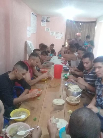毒贩|毒贩为了找人冲进戒毒中心连杀27人，最后发现他们找错了地方