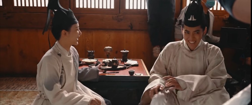 杨紫|《青簪行》杀青，杨紫和吴亦凡片场互动欢乐多，杨紫女扮男装上头