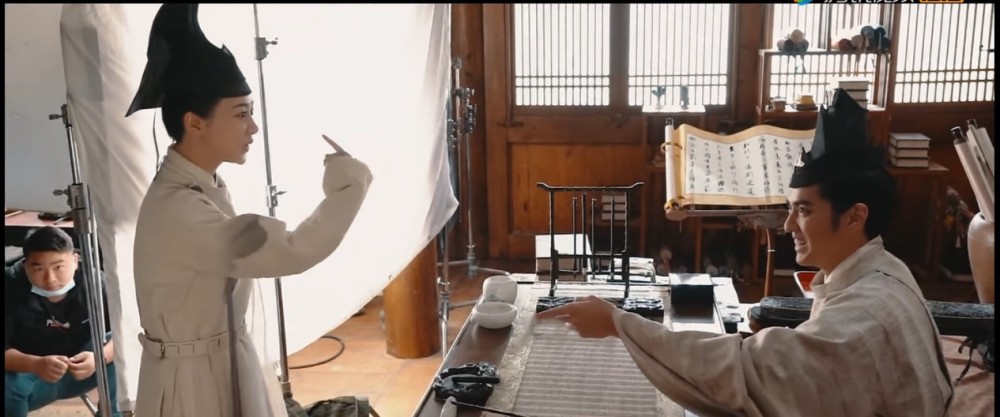 杨紫|《青簪行》杀青，杨紫和吴亦凡片场互动欢乐多，杨紫女扮男装上头