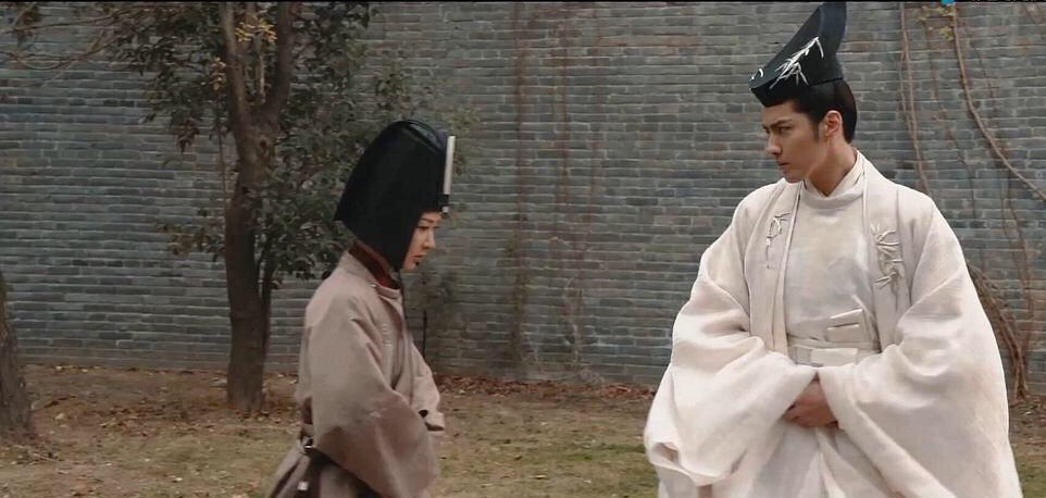 杨紫|《青簪行》杀青，杨紫和吴亦凡片场互动欢乐多，杨紫女扮男装上头