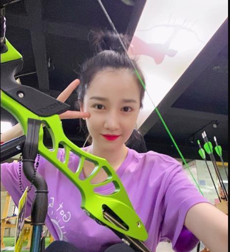 陈小纭|又被疑分手？于小彤被问陈小纭表情尴尬，女方动作不断似有预兆