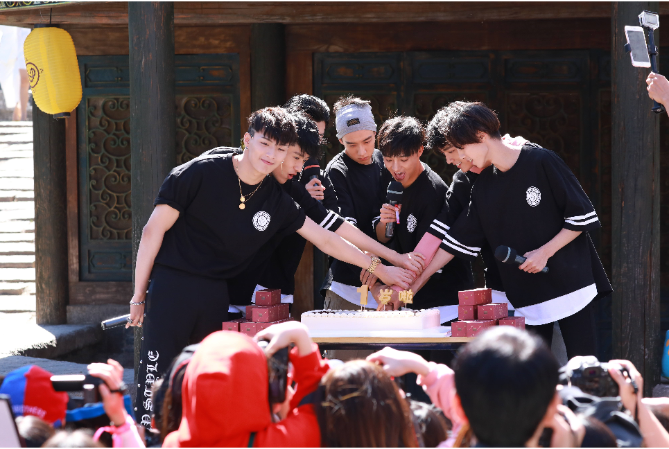 龙丹妮|肖战被拉下神坛，龙丹妮为什么不出手相救，是不想还是无能为力？