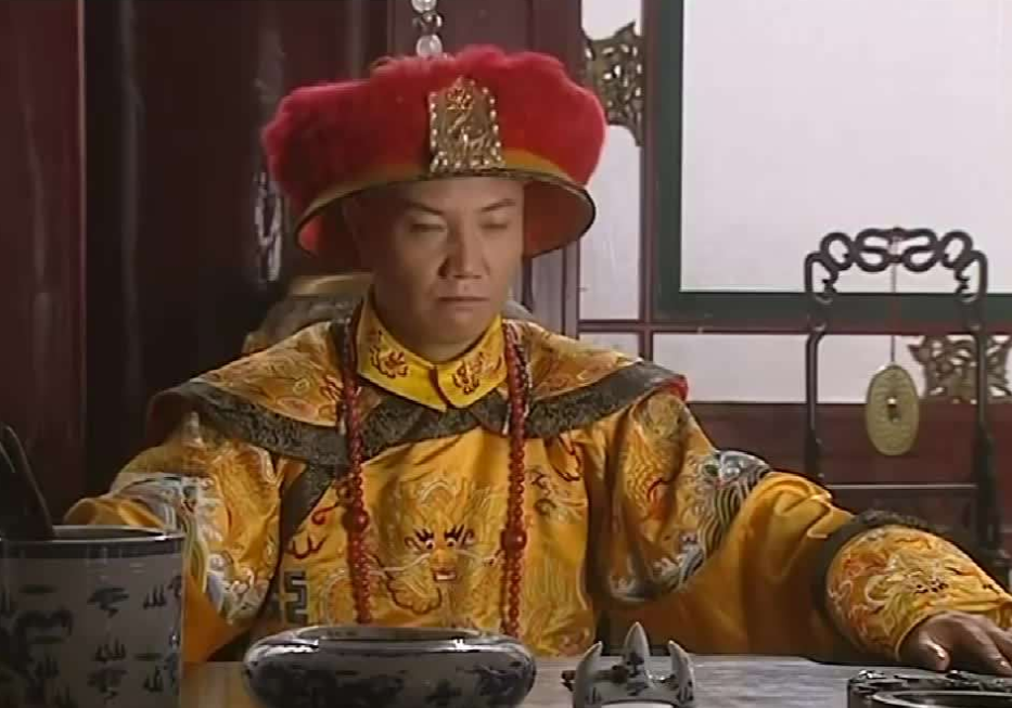 熙元年正月丙午,以交阯入贡,诏赐国名安南,封南平王李天祚为安南国王