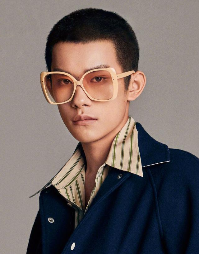 宋威龙|寸头惊艳众人的男明星们，宋威龙李现有男友感，吴亦凡杨洋太精致