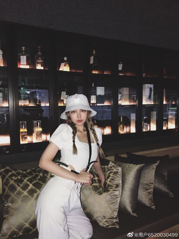 罗志祥|罗志祥周扬青同时发动态很默契，粉丝怒斥周扬青蹭热度不要脸