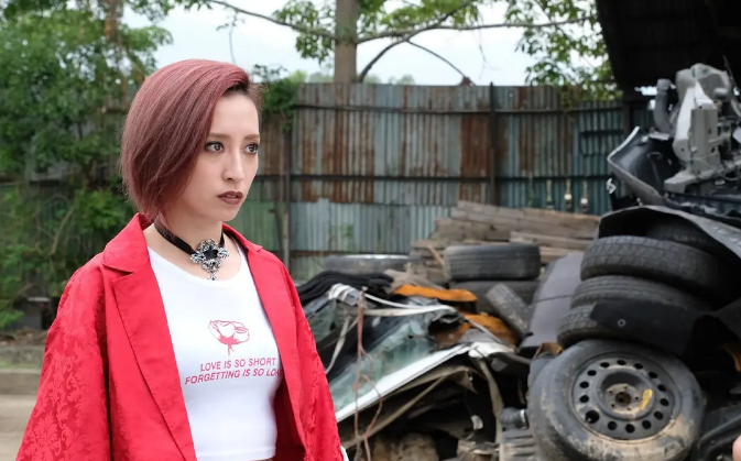 tvb|两大视帝联手，TVB这部王牌剧，被雪藏2年后，首播一集打破收视率