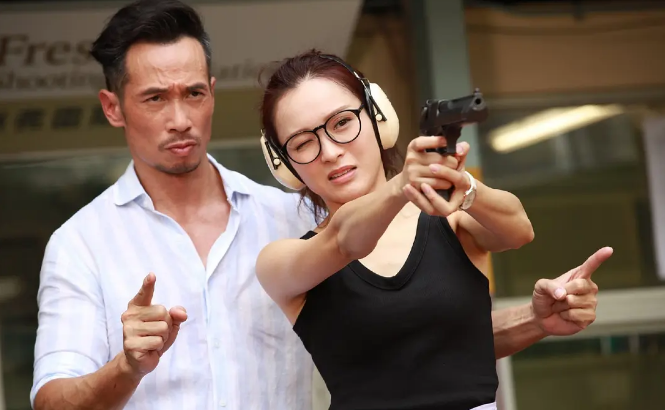 tvb|两大视帝联手，TVB这部王牌剧，被雪藏2年后，首播一集打破收视率