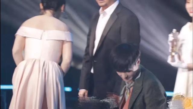 杨紫|杨紫青簪行杀青！拍戏时颜值争议多，被嘲生图开美颜摄像机都变形