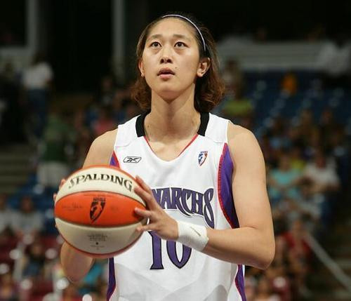 她曾是女篮第一美女 郑海霞后首位登陆wnba国手 今41岁还未出嫁 腾讯网