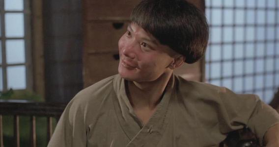 洪金宝|洪金宝提携的两个亲兄弟：弟弟钱嘉乐事业有成，钱小豪一手好牌打的稀烂