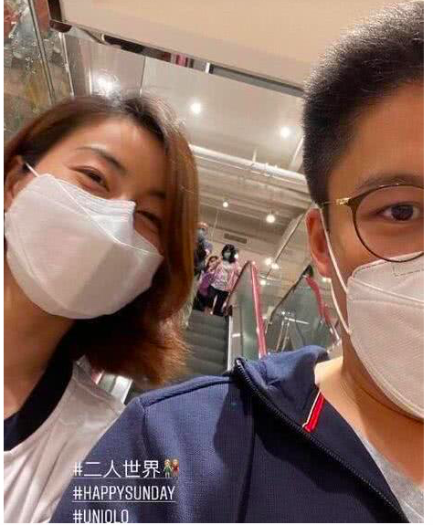 霍启刚|霍启刚郭晶晶入住1.5亿带花园泳池独立屋，两个女儿露正面更像爸爸