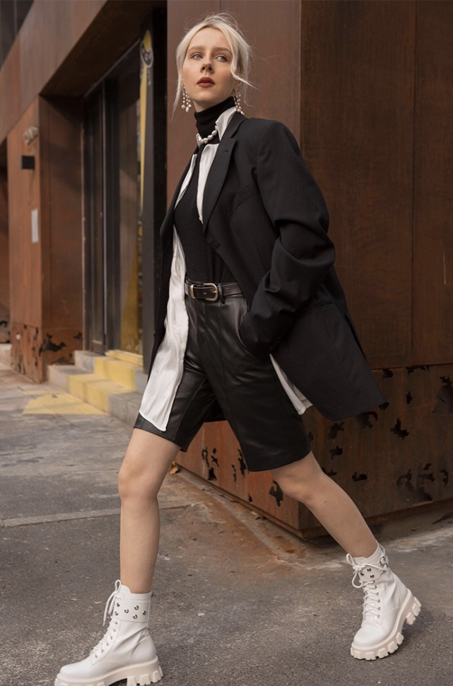 40℃的天也被女明星们穿上的马丁靴,究竟有什么魔力?