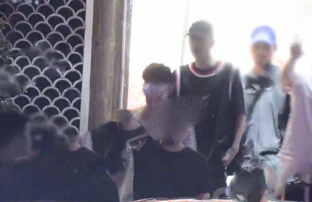 青簪行|《青簪行》杀青吴亦凡发文有深意，强调自己“先来”杨紫“后到”