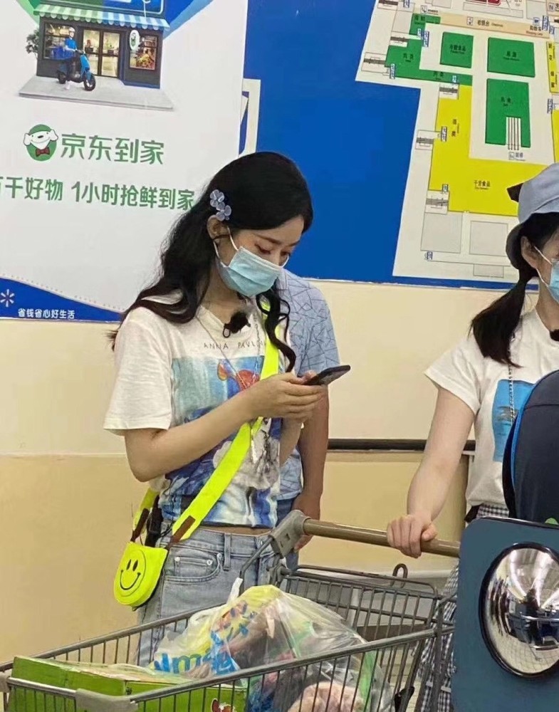 中餐厅4|《中餐厅4》高强度录制累倒艺人，赵丽颖腰伤复发，杨超越坐地不起！