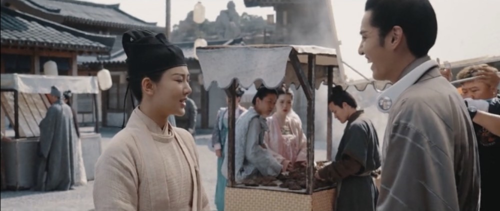 吴亦凡|吴亦凡杨紫发文，2人深夜晒照太敬业，青簪行创意海报暗含深意