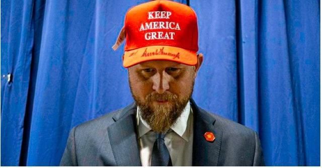 唐纳德·特朗普|办公室恋情？特朗普竞选经理被炒，被曝是因约会特朗普美女助手