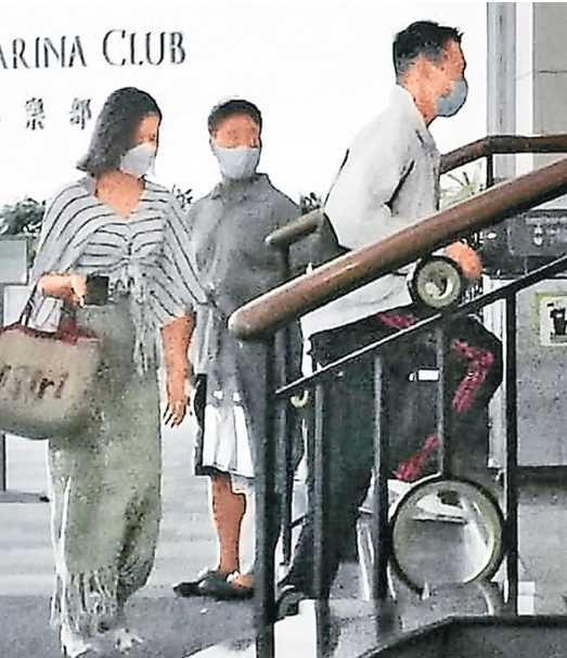 tvb小生|港姐冠军错失赌王儿子后疑吃回头草 与TVB小生庆生逛街似情侣