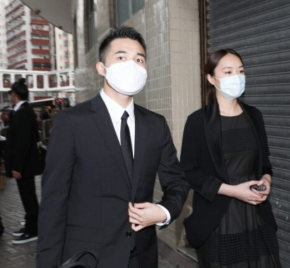 tvb小生|港姐冠军错失赌王儿子后疑吃回头草 与TVB小生庆生逛街似情侣