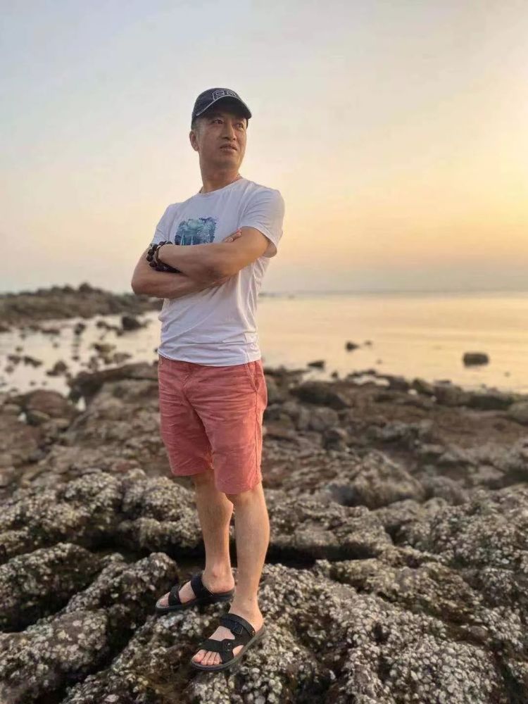 红航机长李大江传承军人作风实力保证安全